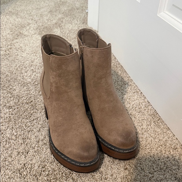 Tan Ankle Boots - Picture 2 of 4